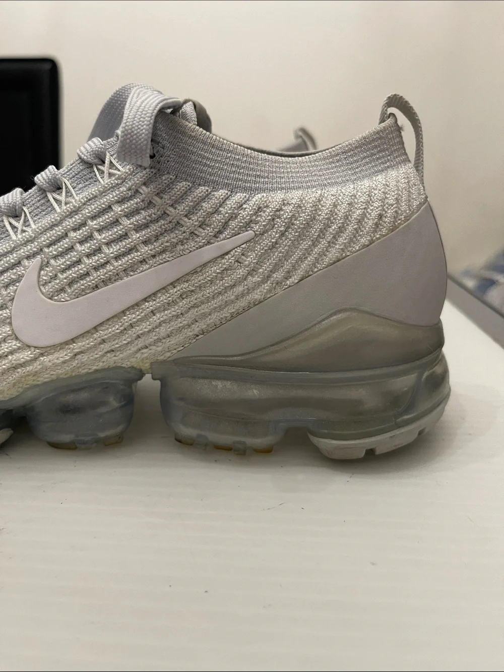 Nike VaporMax Flyknit Low Top - Grey and White